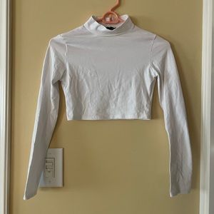 White crop top long sleeve